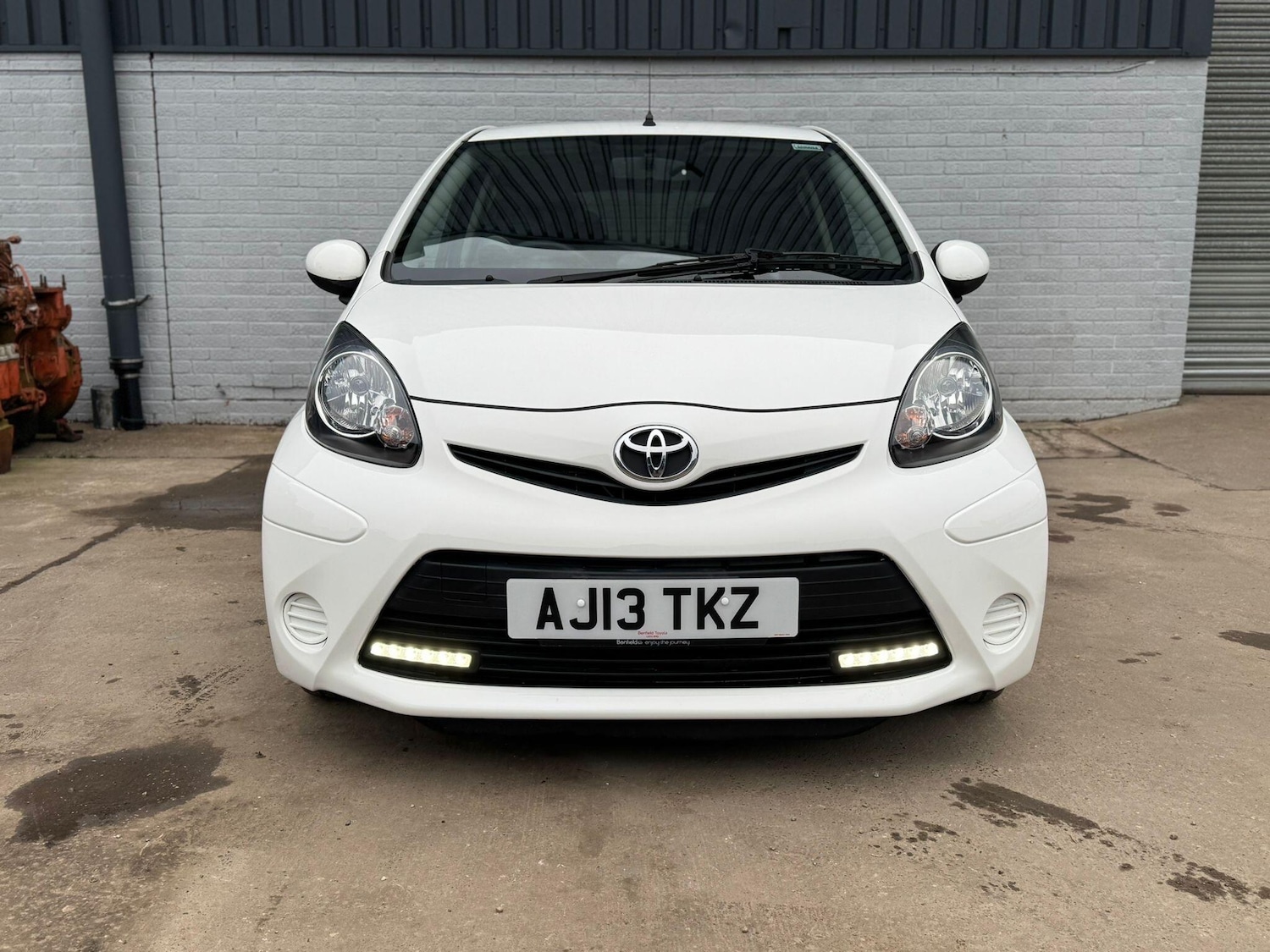 Used Toyota AYGO 2013 for sale - 77807976: Photo 2
