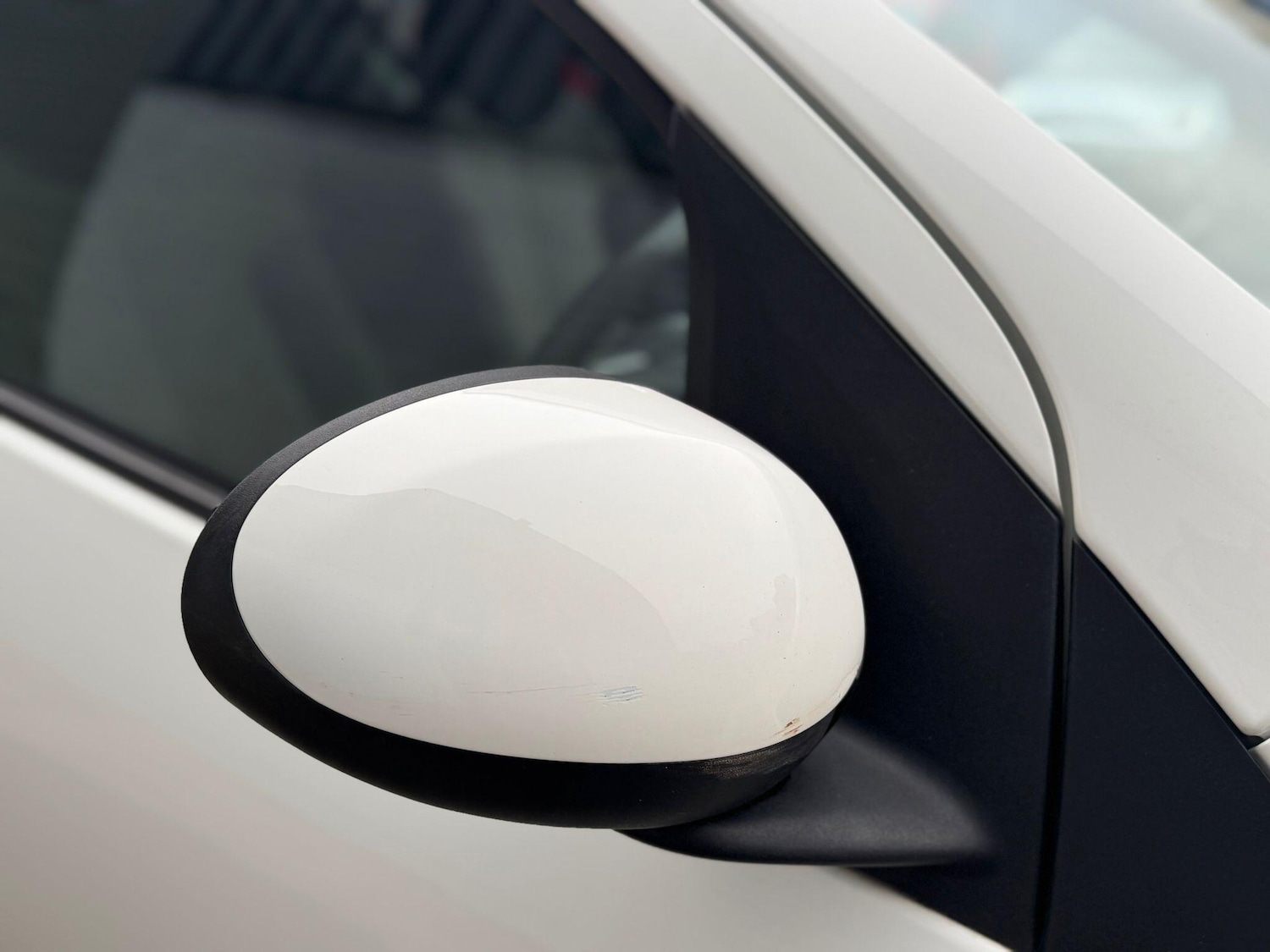 Used Toyota AYGO 2013 for sale - 77807976: Photo 26