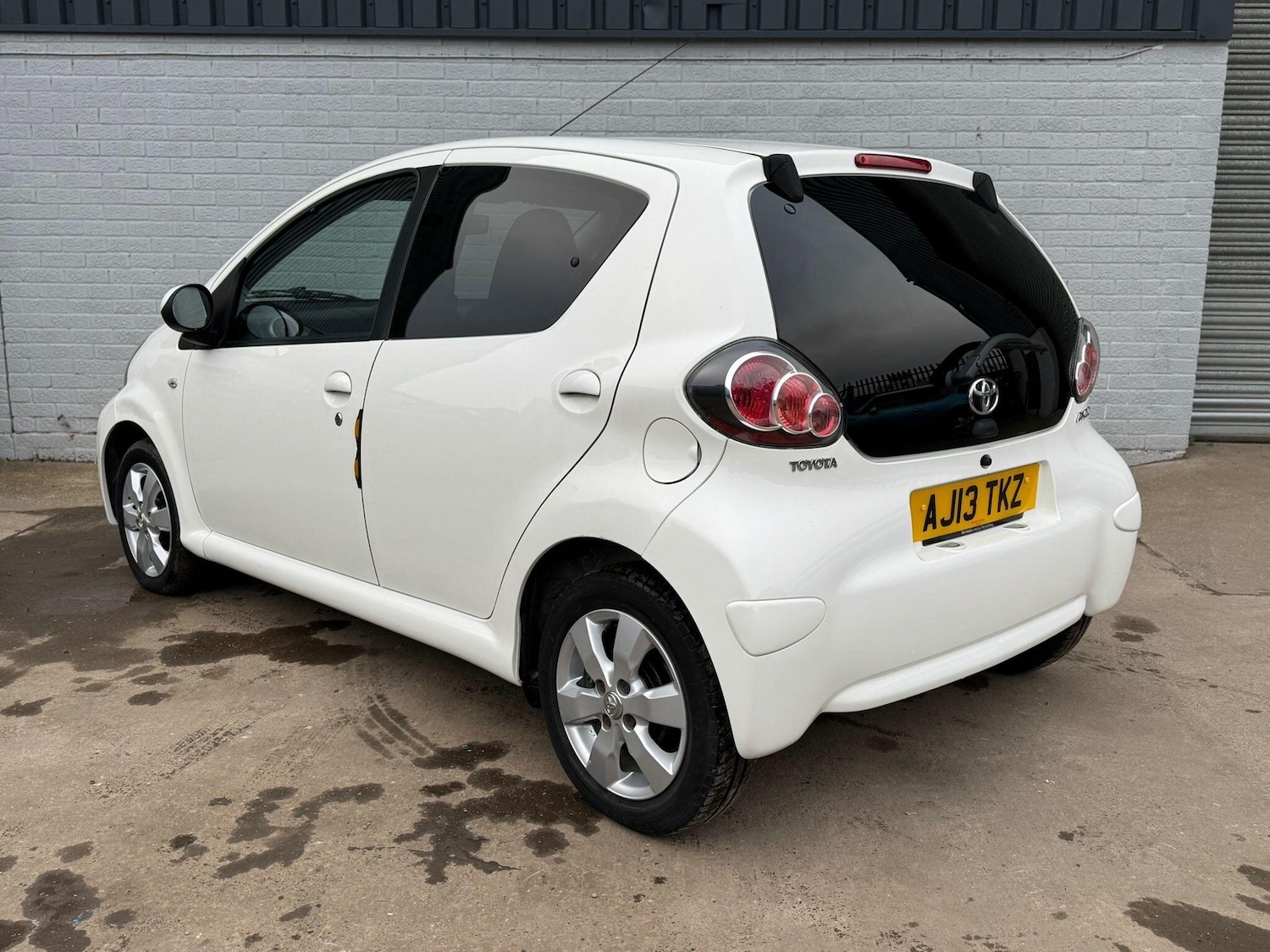 Used Toyota AYGO 2013 for sale - 77807976: Photo 4