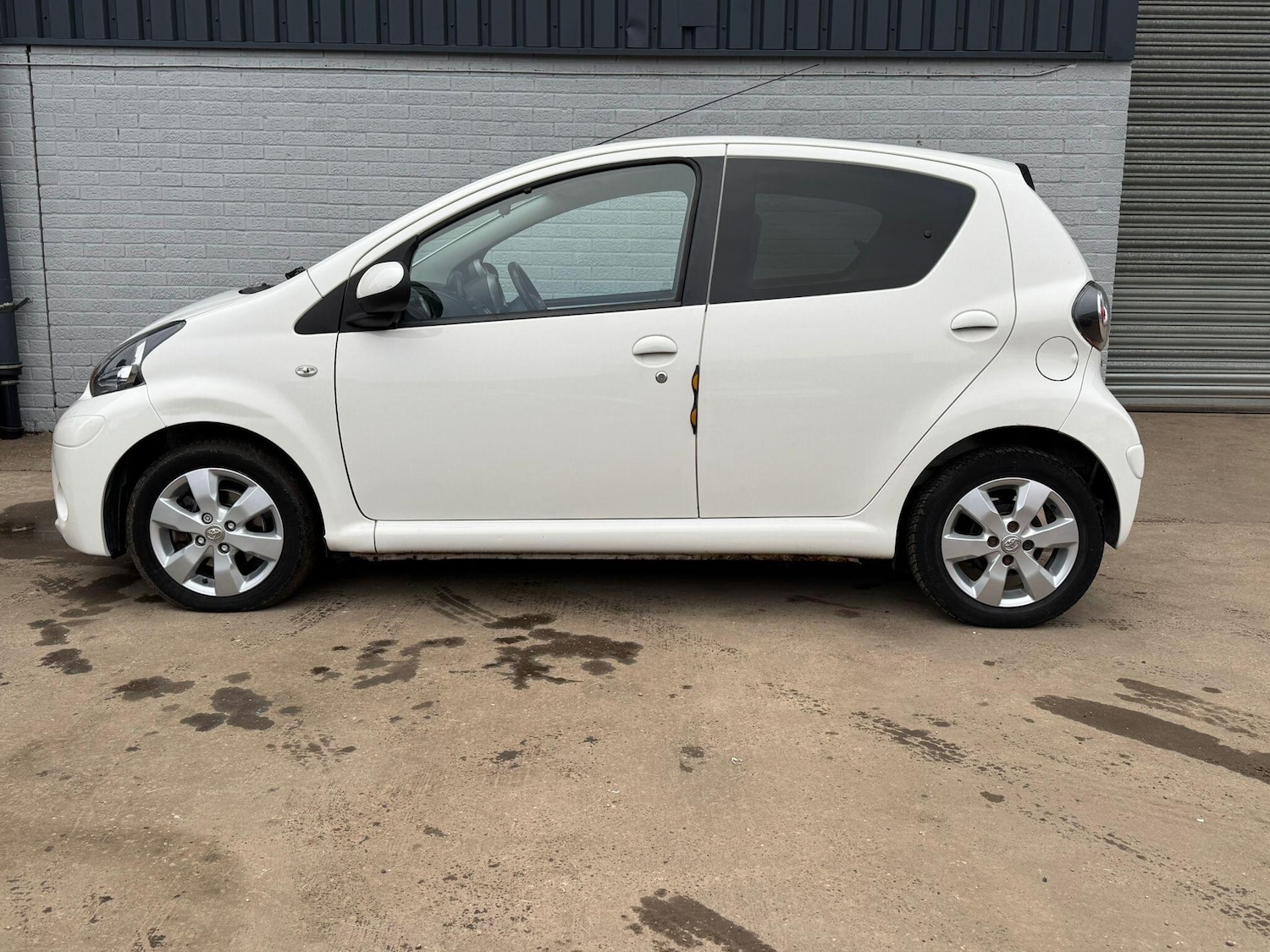 Used Toyota AYGO 2013 for sale - 77807976: Photo 5