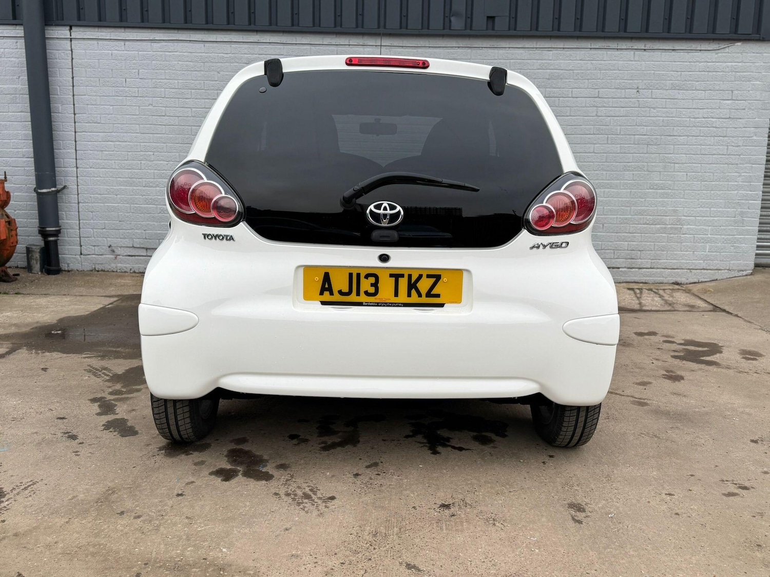 Used Toyota AYGO 2013 for sale - 77807976: Photo 6