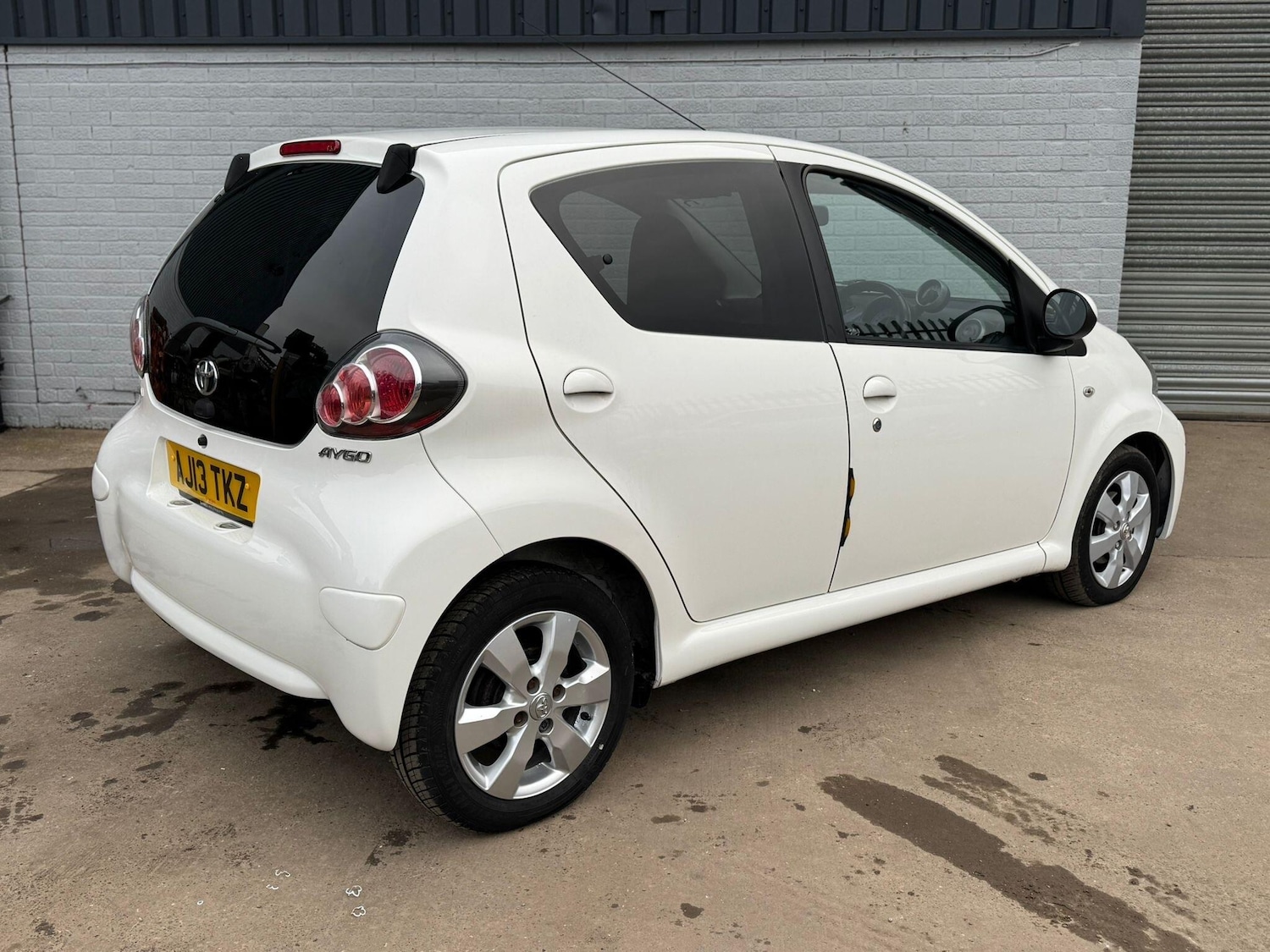 Used Toyota AYGO 2013 for sale - 77807976: Photo 8