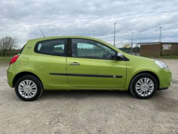 Used Renault Clio 2010 for sale - 74465022: Photo