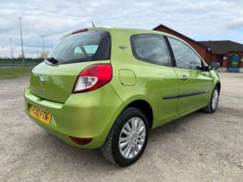 Used Renault Clio 2010 for sale - 74465022: Photo
