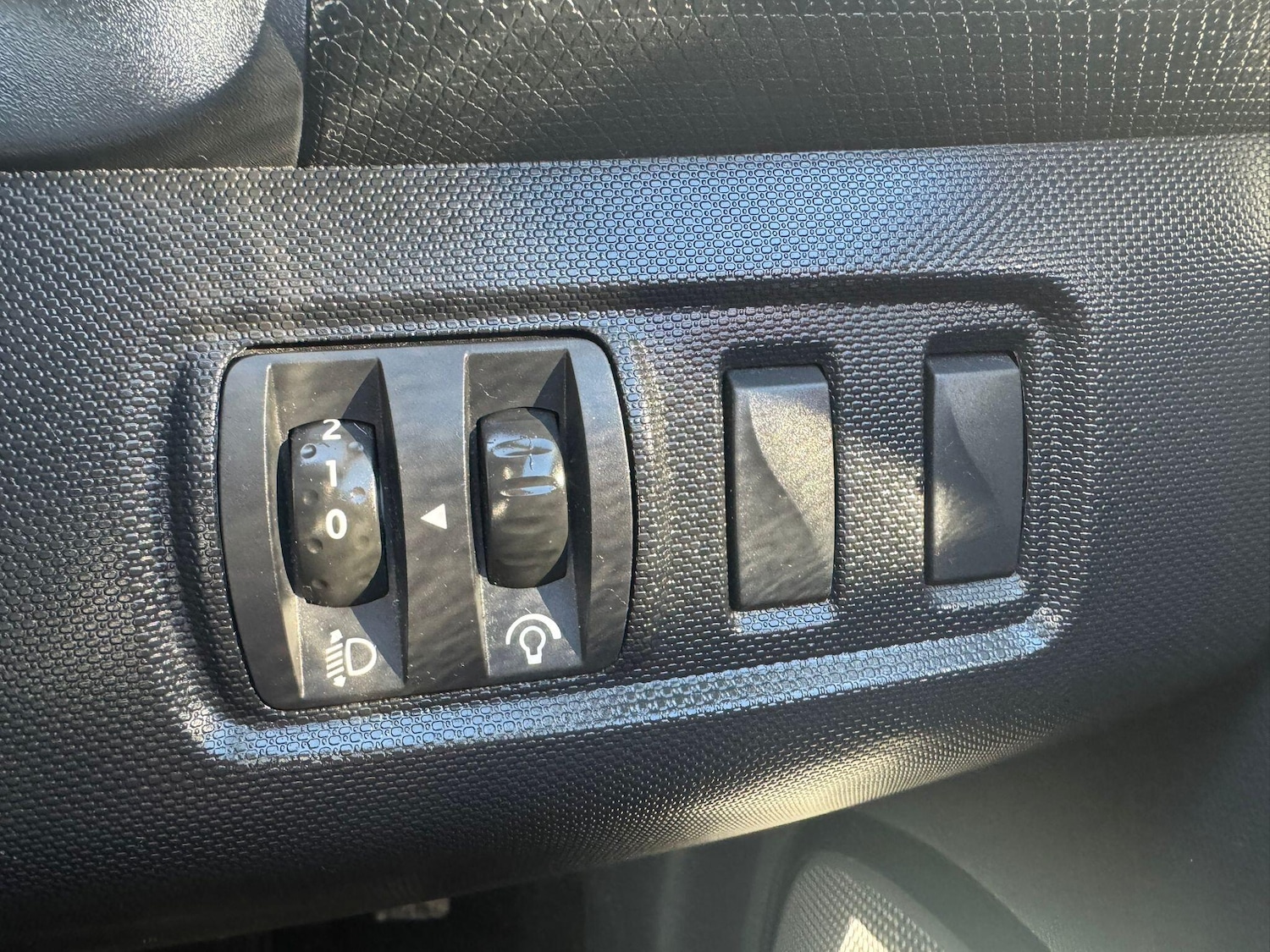 Used Renault Clio 2014 for sale - 77314964: Photo 15