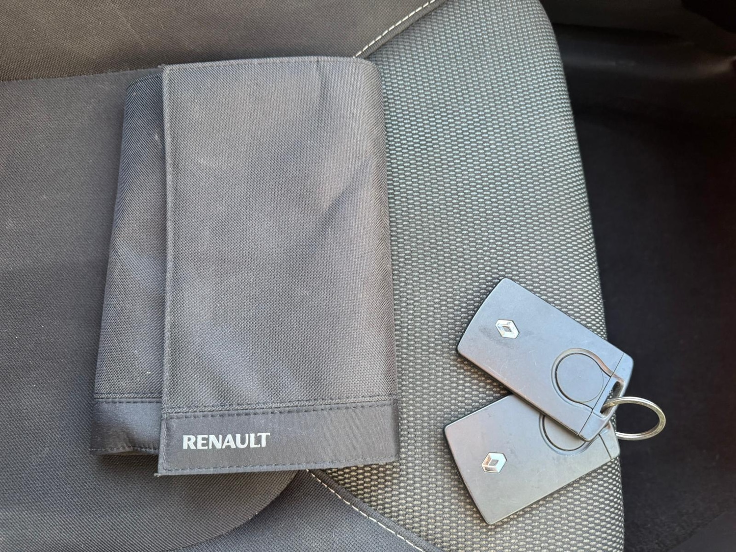 Used Renault Clio 2014 for sale - 77314964: Photo 21