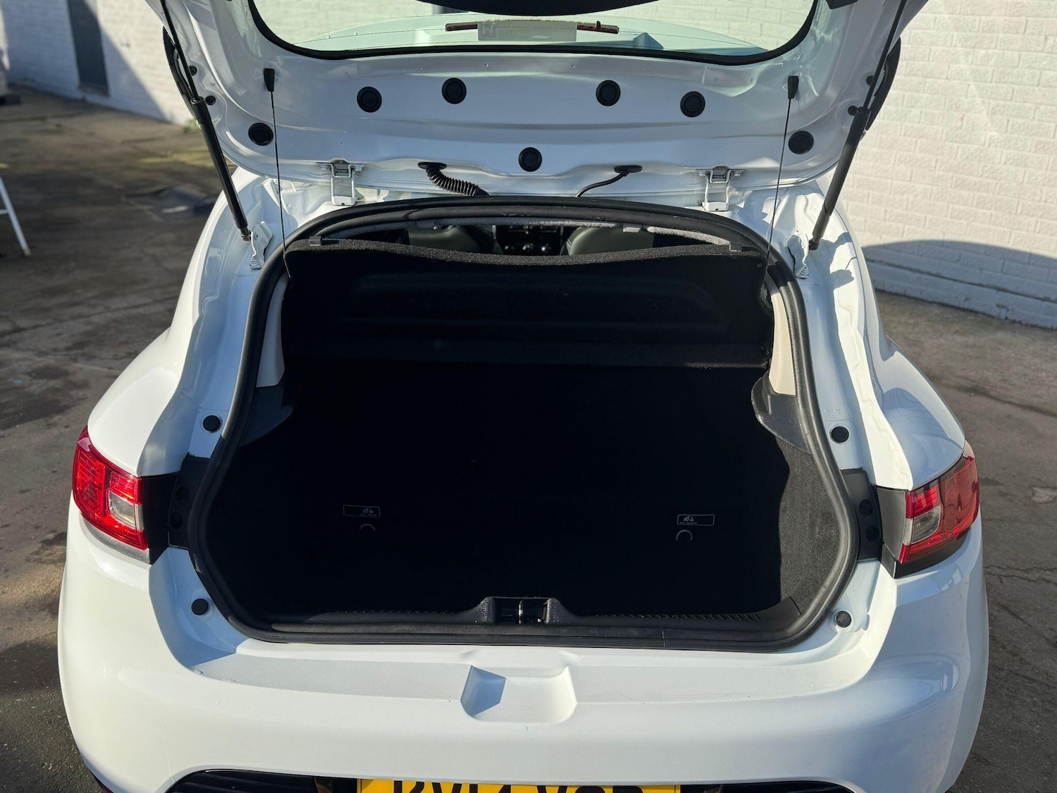 Used Renault Clio 2014 for sale - 77314964: Photo 34