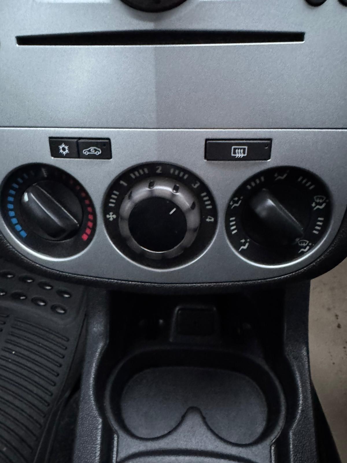 Used Vauxhall Corsa 2014 for sale - 77040511: Photo 16