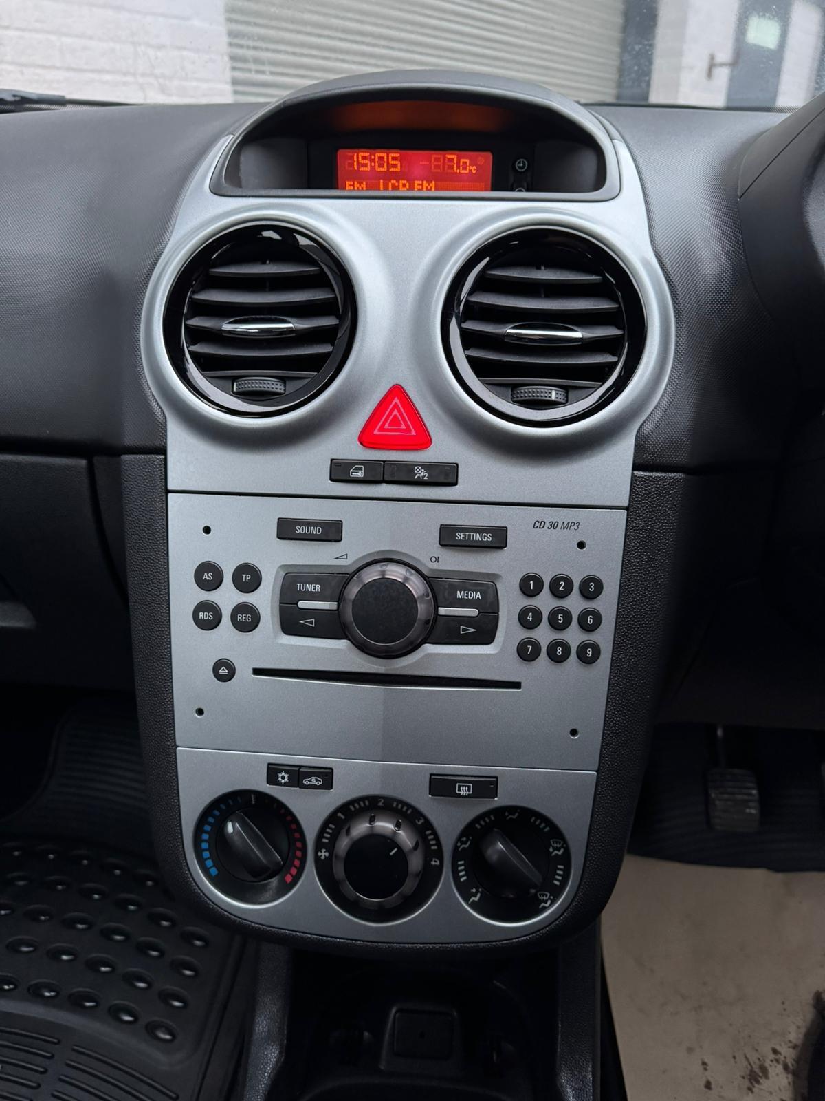 Used Vauxhall Corsa 2014 for sale - 77040511: Photo 24