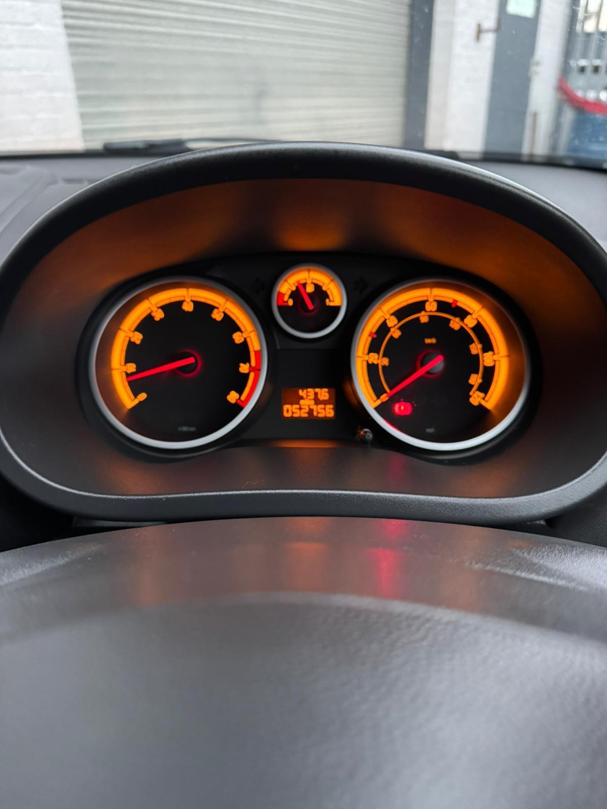 Used Vauxhall Corsa 2014 for sale - 77040511: Photo 27