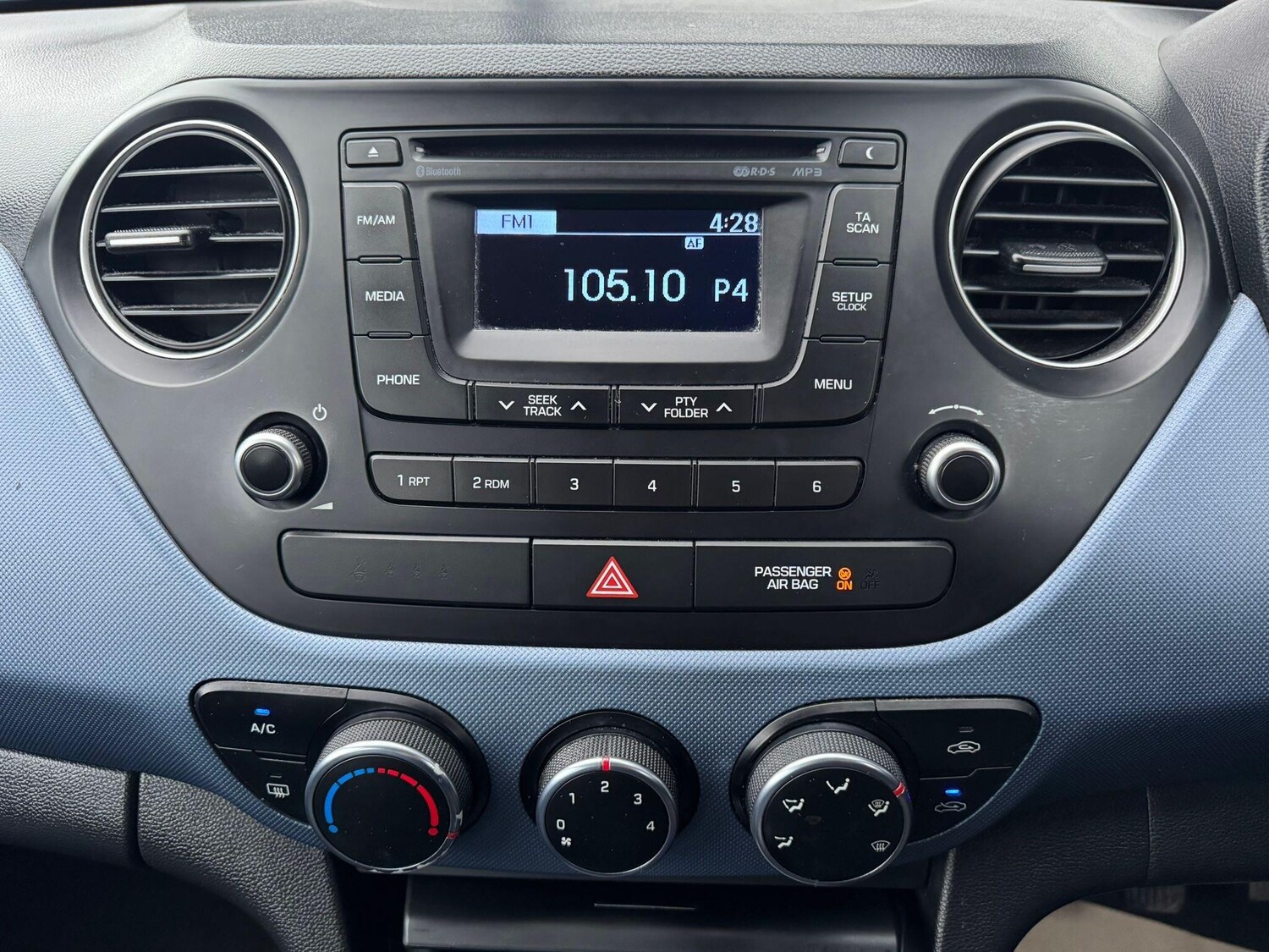 Used Hyundai i10 2015 for sale - 77510196: Photo 28