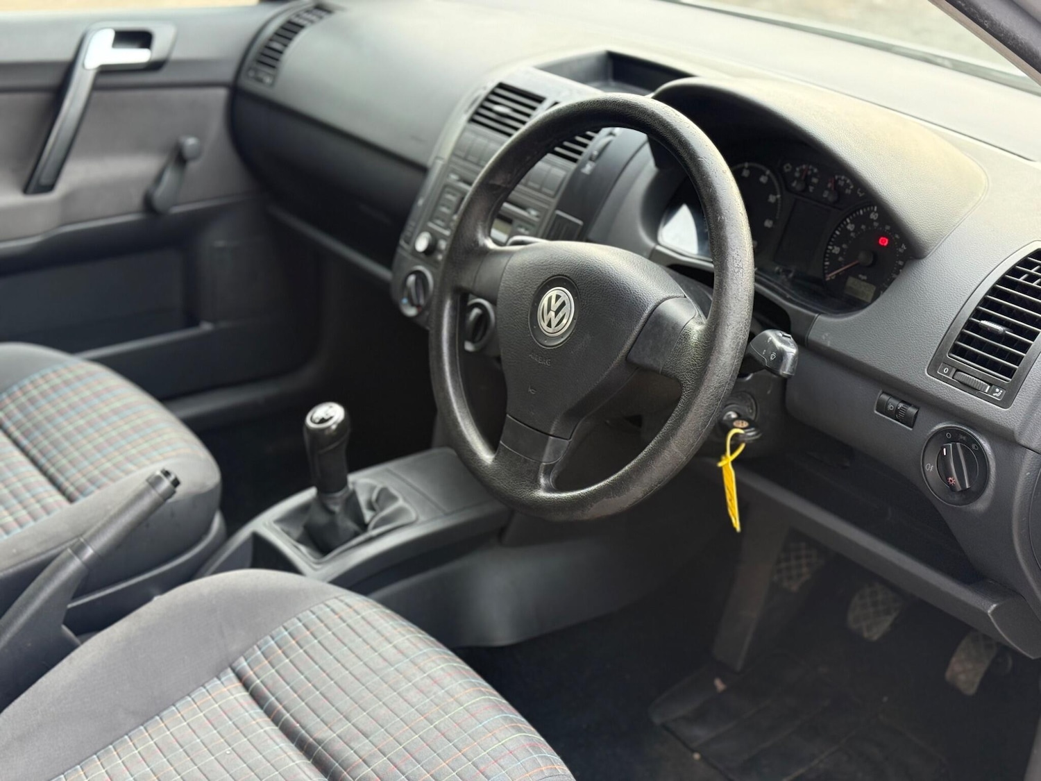 Used Volkswagen Polo 2009 for sale - 77143271: Photo 20