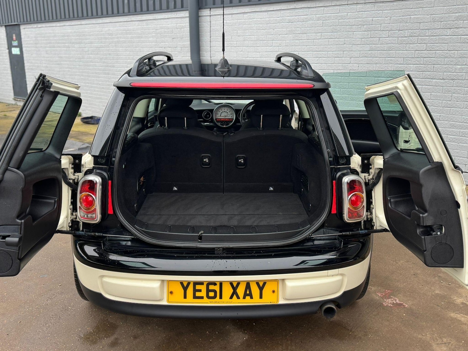 Used MINI Clubman 2011 for sale - 77331048: Photo 32