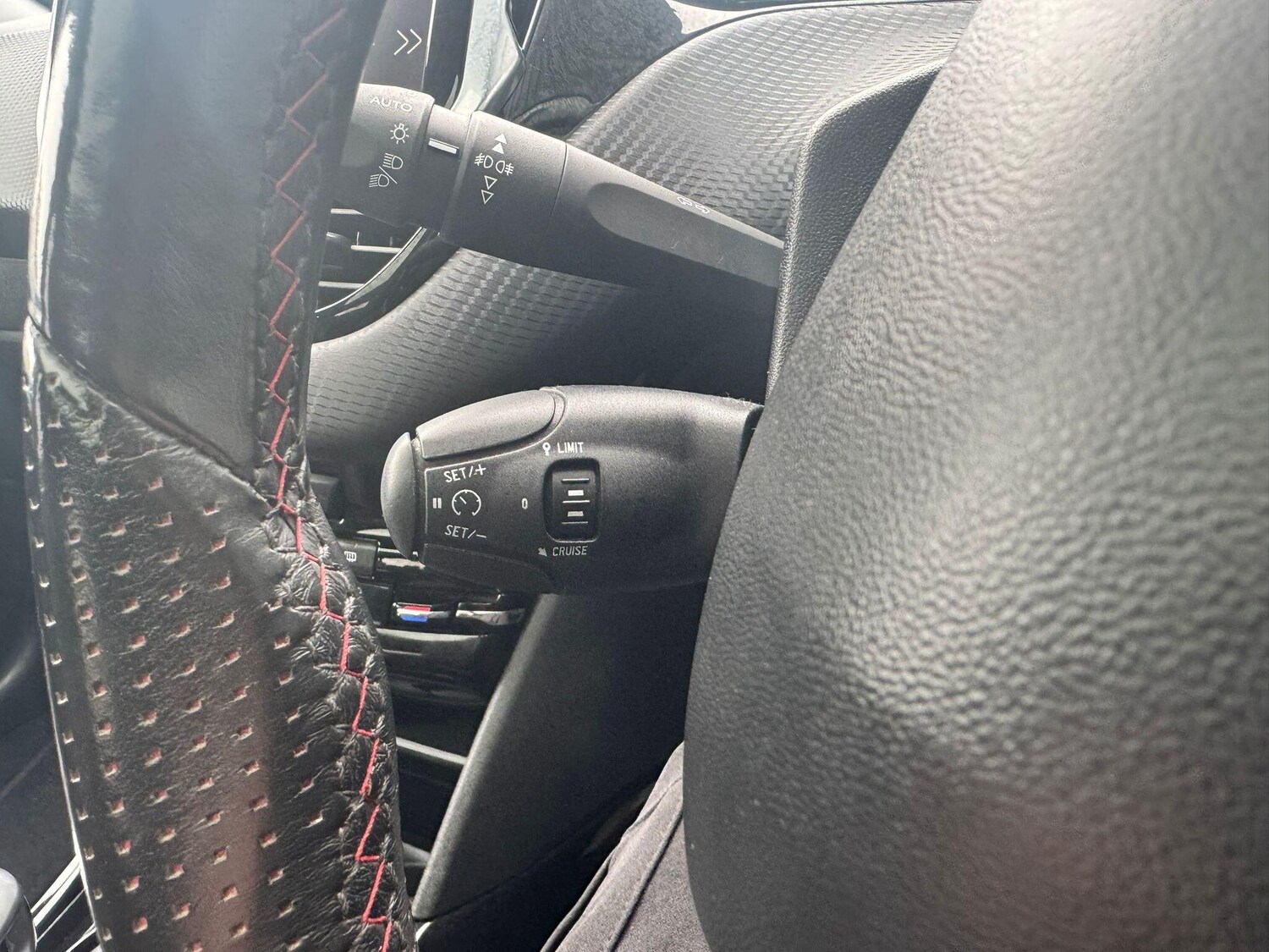 Used Peugeot 2008 2017 for sale - 77909272: Photo 18