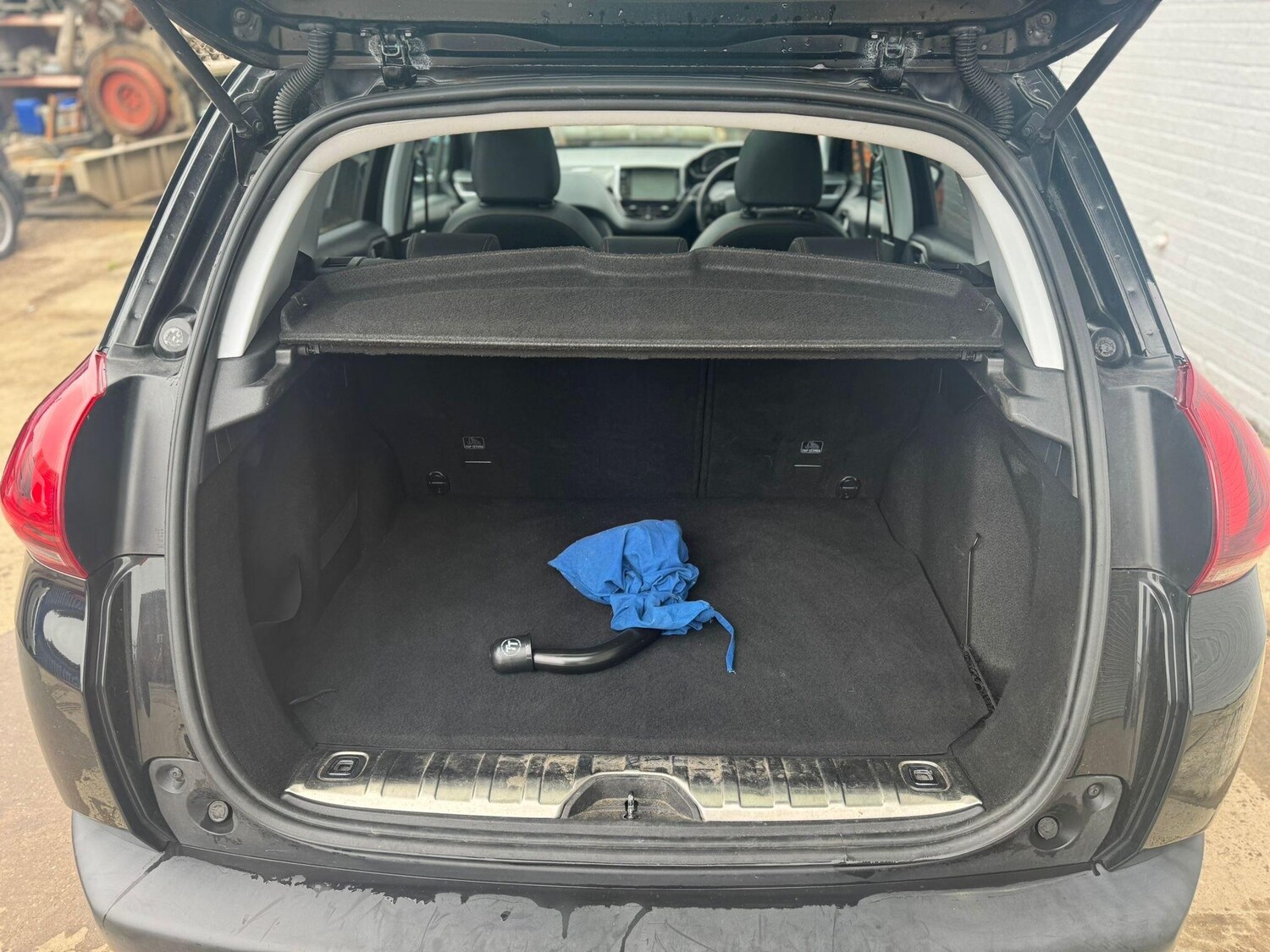 Used Peugeot 2008 2017 for sale - 77909272: Photo 35