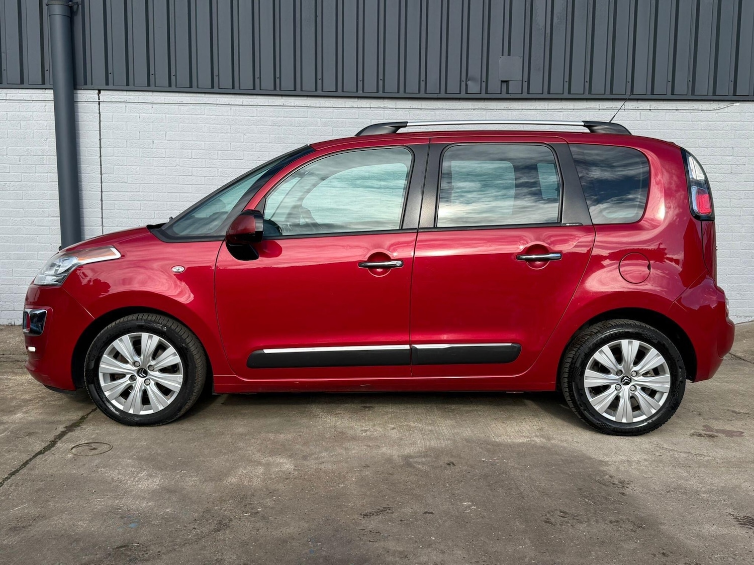 Used Citroen C3 Picasso 2014 for sale - 76377299: Photo 3