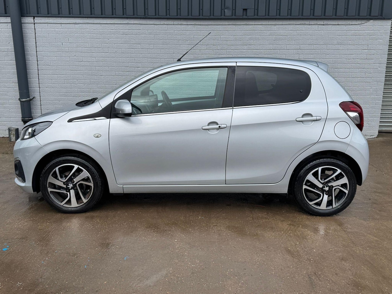Used Peugeot 108 2014 for sale - 77537155: Photo 5