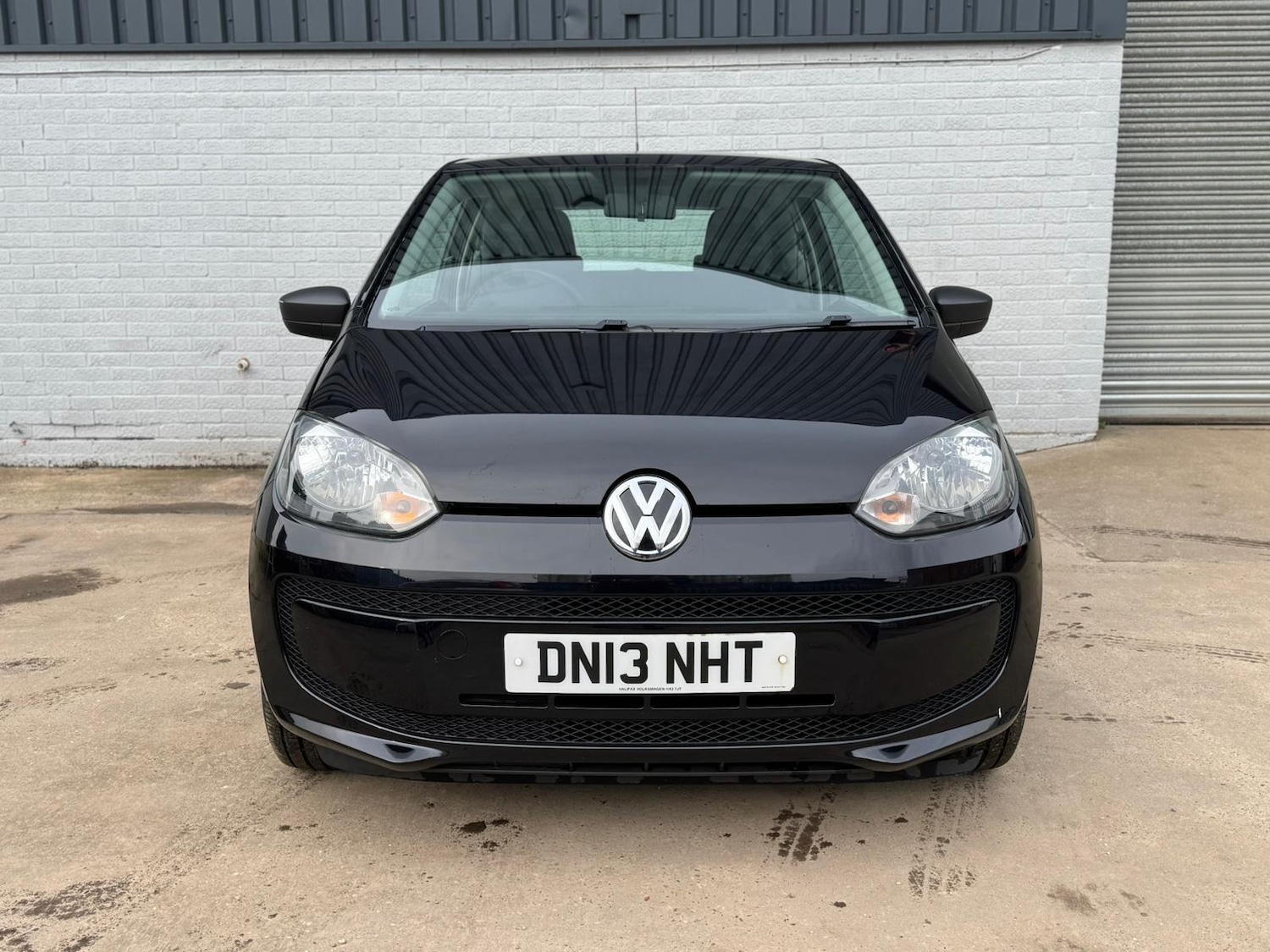 Used Volkswagen up! 2013 for sale - 77598490: Photo 2
