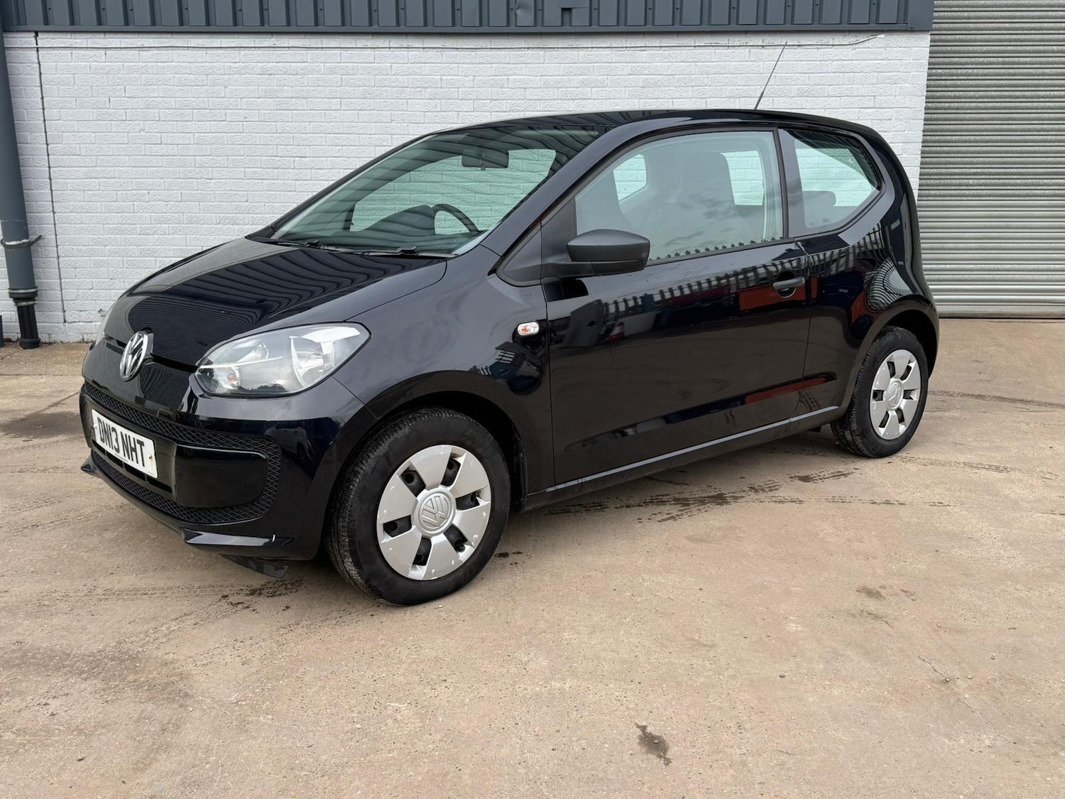 Used Volkswagen up! 2013 for sale - 77598490: Photo 3