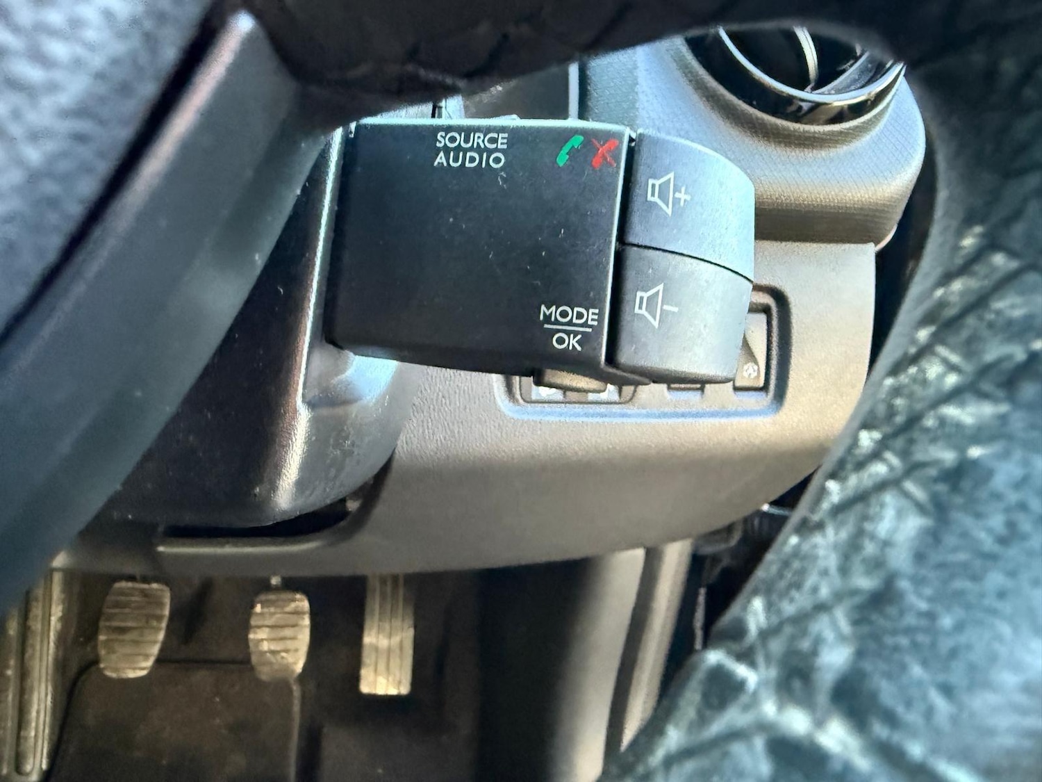 Used Renault Clio 2017 for sale - 76572730: Photo 16