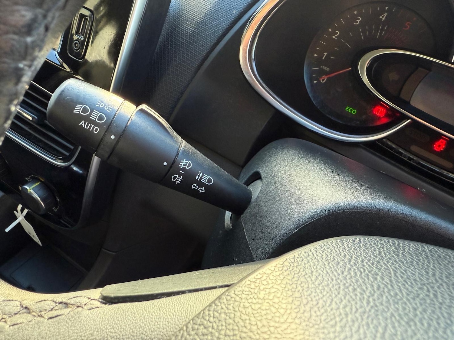 Used Renault Clio 2017 for sale - 76572730: Photo 18