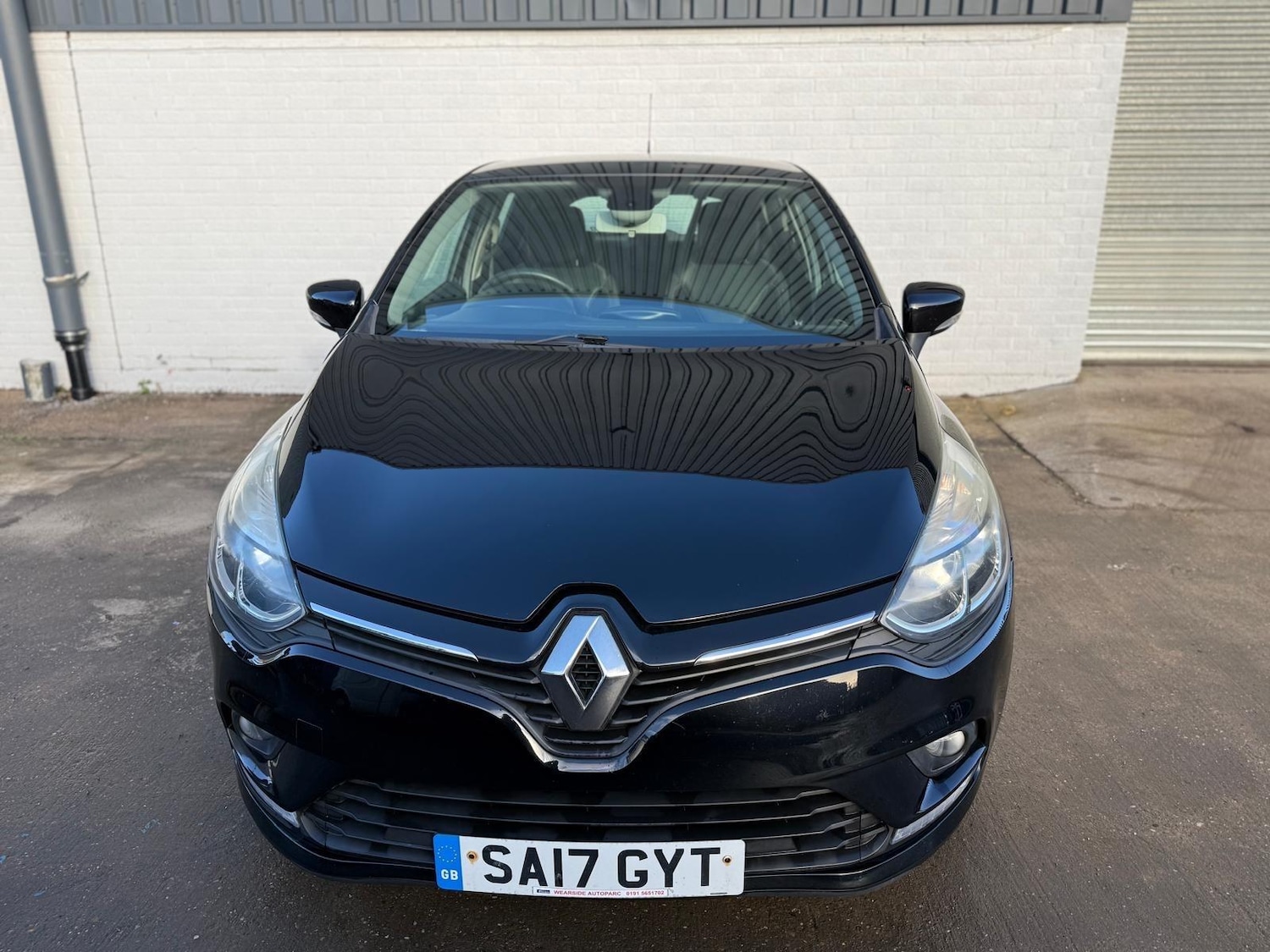 Used Renault Clio 2017 for sale - 76572730: Photo 2