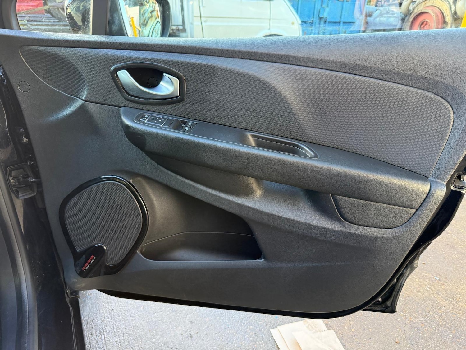 Used Renault Clio 2017 for sale - 76572730: Photo 22