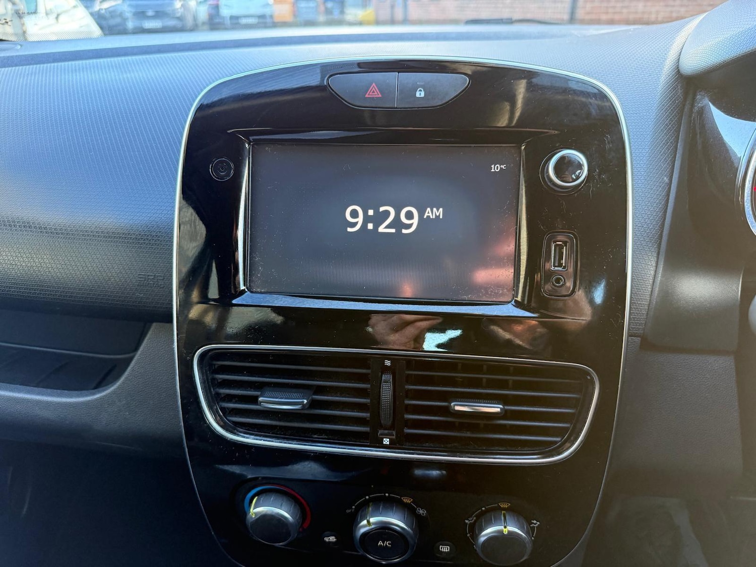 Used Renault Clio 2017 for sale - 76572730: Photo 29