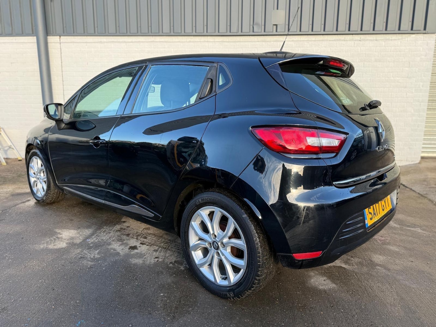 Used Renault Clio 2017 for sale - 76572730: Photo 4