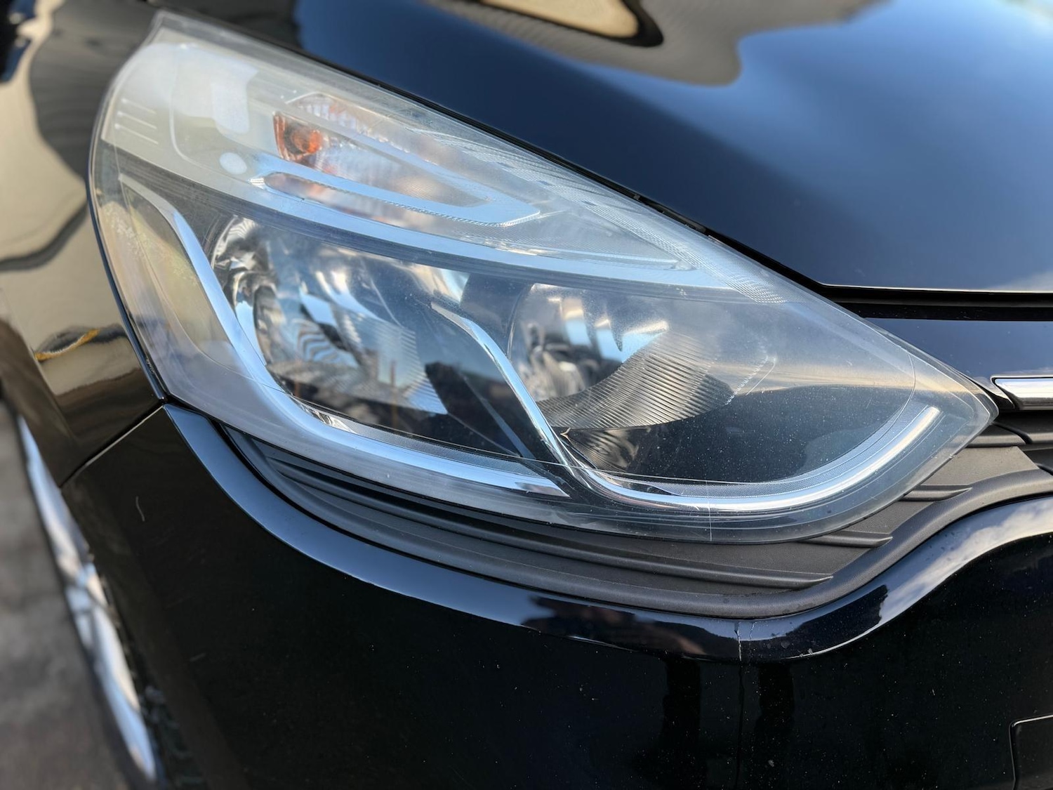 Used Renault Clio 2017 for sale - 76572730: Photo 44