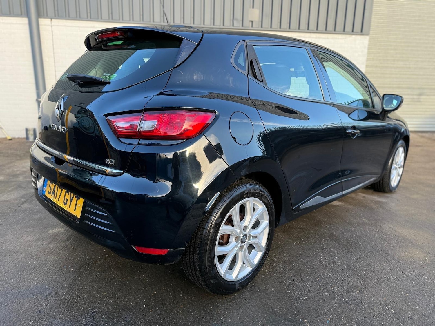 Used Renault Clio 2017 for sale - 76572730: Photo 9