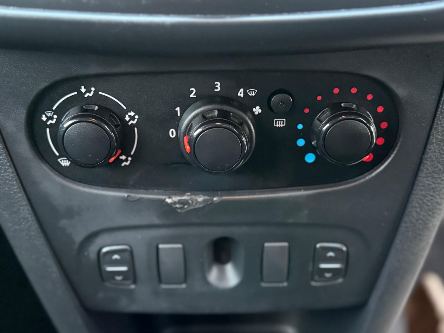 Used Dacia Sandero 2014 for sale - 76336426: Photo 19