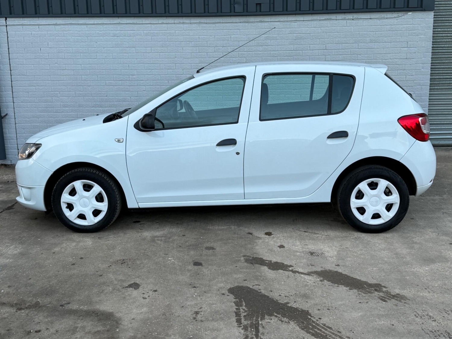 Used Dacia Sandero 2014 for sale - 76336426: Photo 6