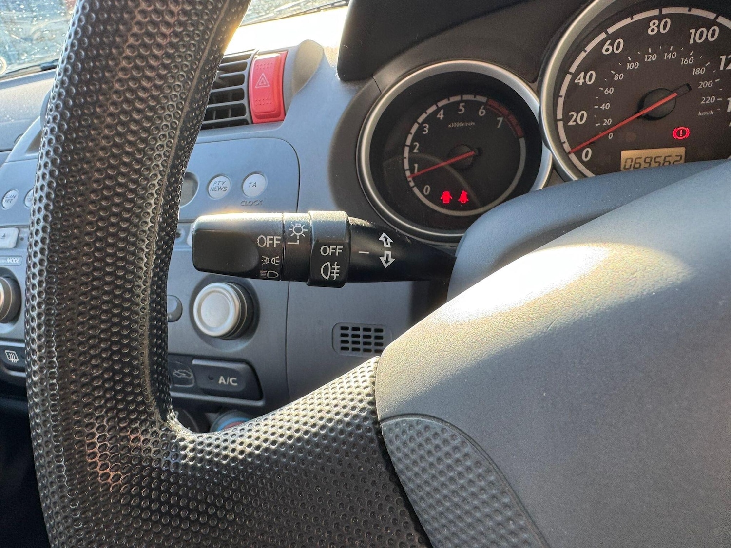 Used Honda Jazz 2004 for sale - 77722512: Photo 15