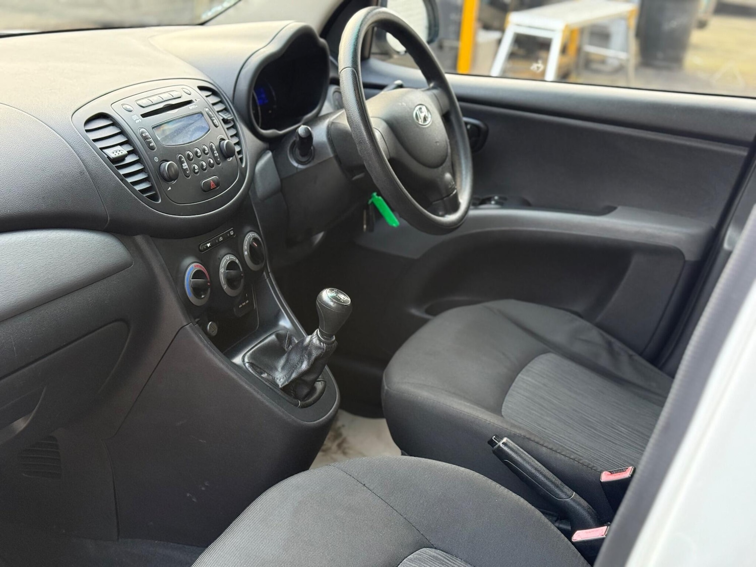 Used Hyundai i10 2011 for sale - 77015432: Photo 21