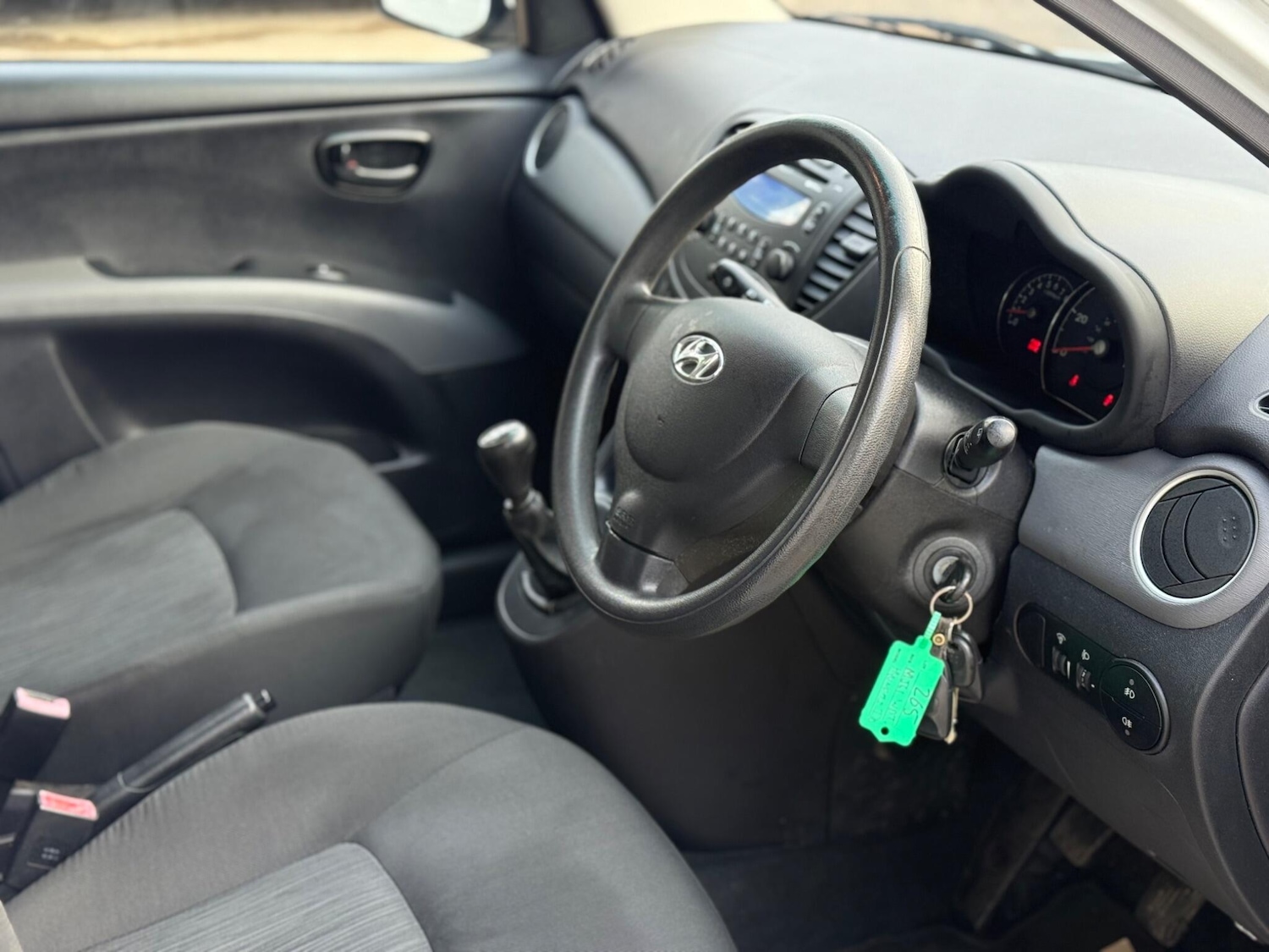 Used Hyundai i10 2011 for sale - 77015432: Photo 22