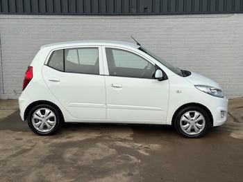 Used Hyundai i10 2011 for sale - 77015432: Photo