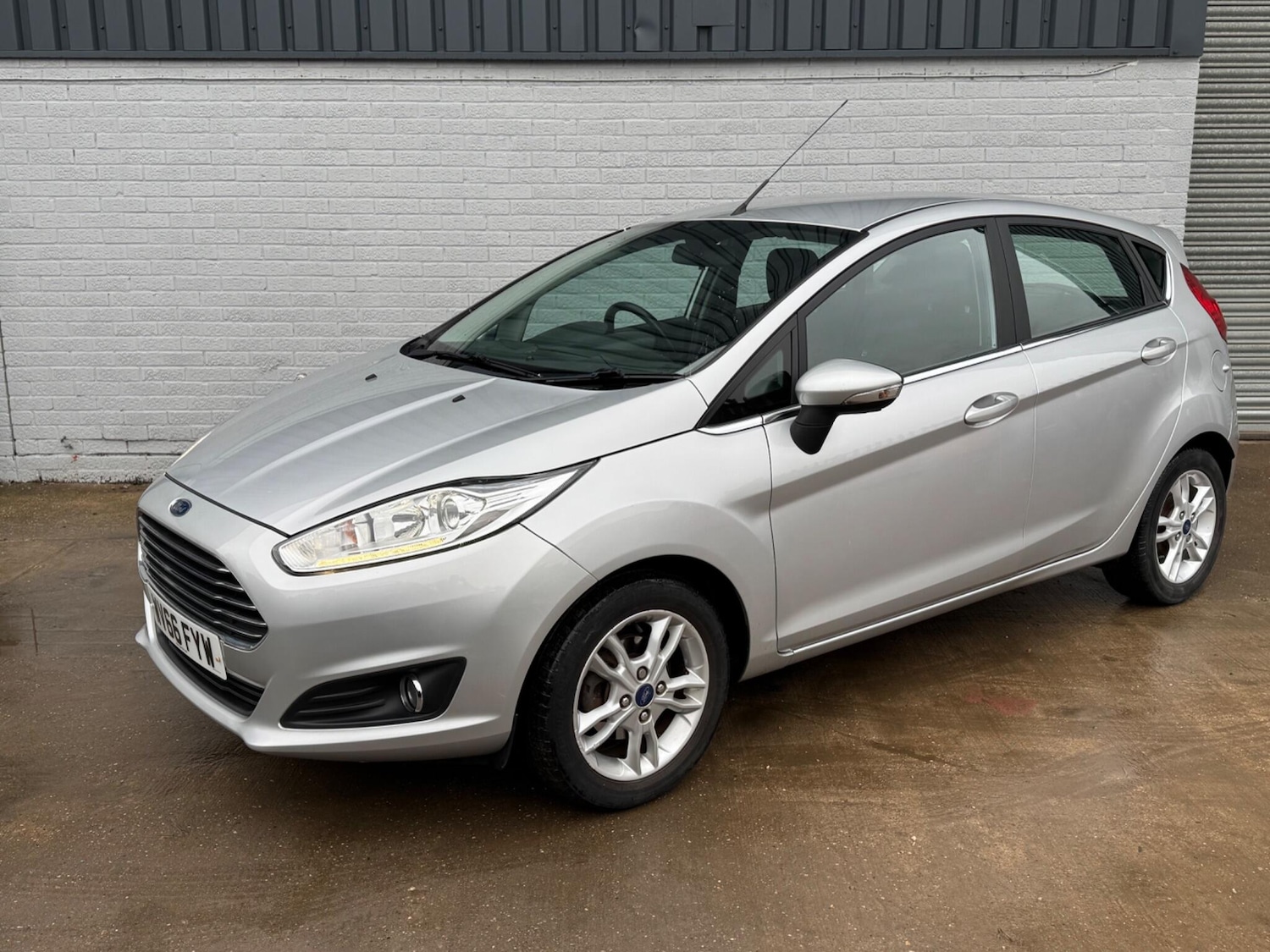 Used Ford Fiesta 2016 for sale - 77255055: Photo 2