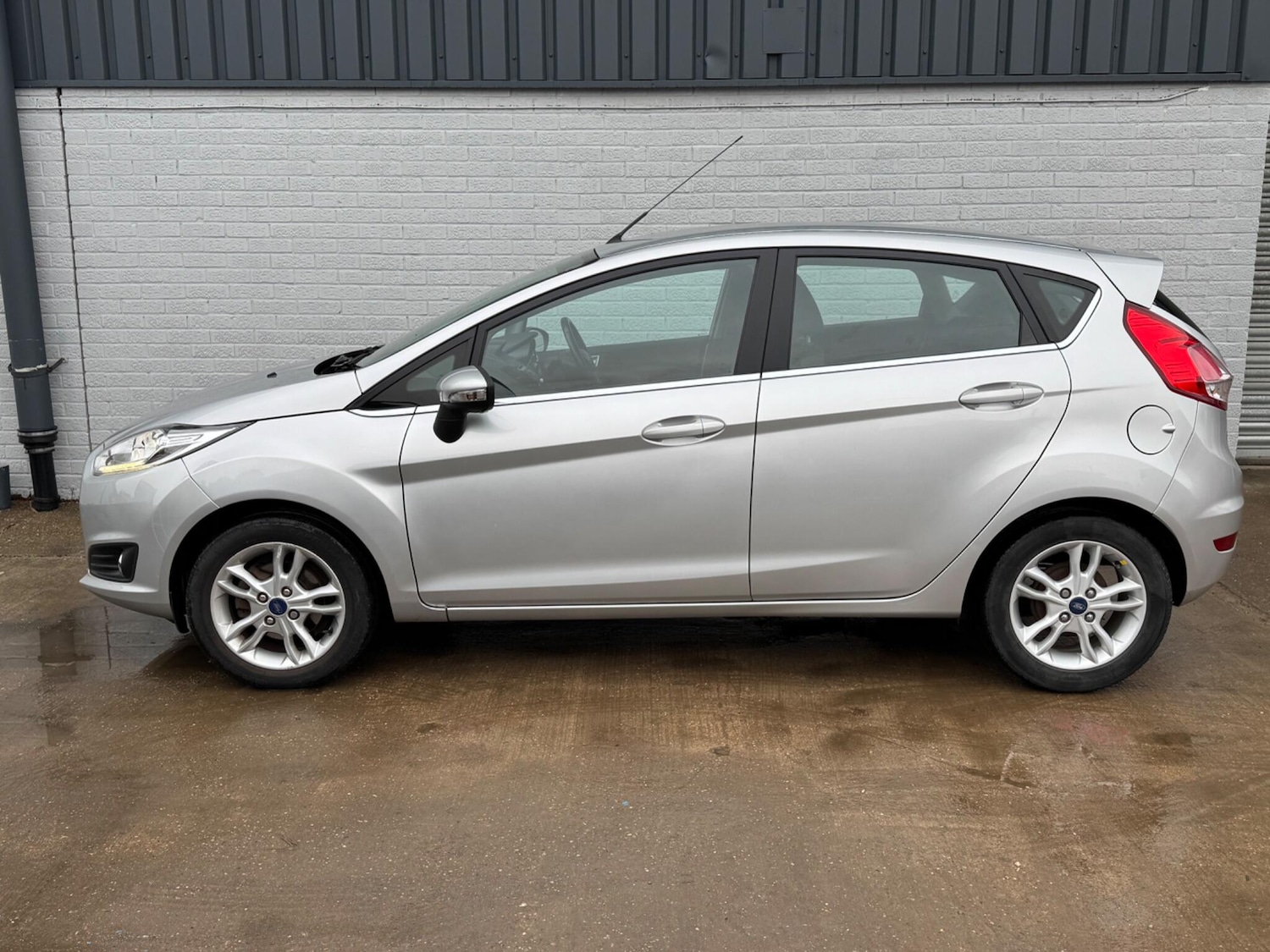 Used Ford Fiesta 2016 for sale - 77255055: Photo 4
