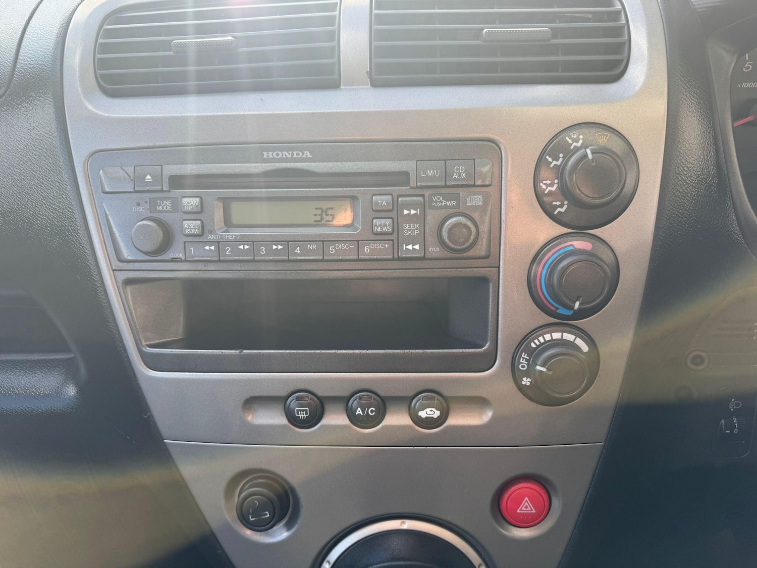 Used Honda Civic 2002 for sale - 78033693: Photo 18