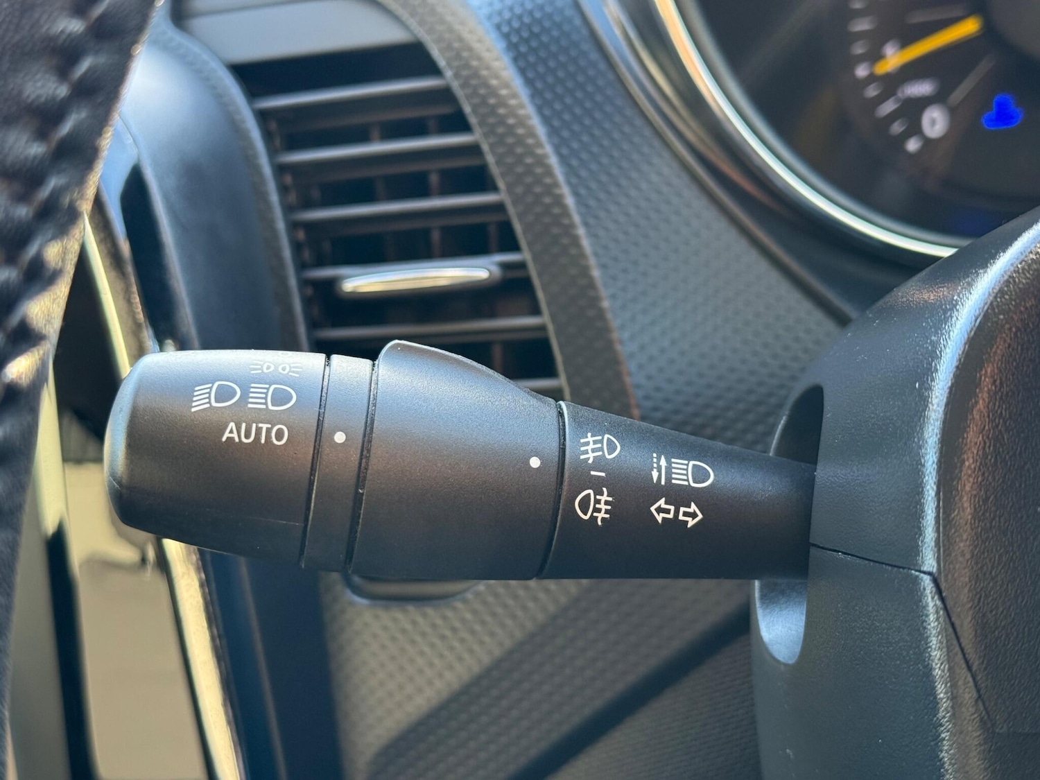 Used Renault Captur 2016 for sale - 76786776: Photo 17