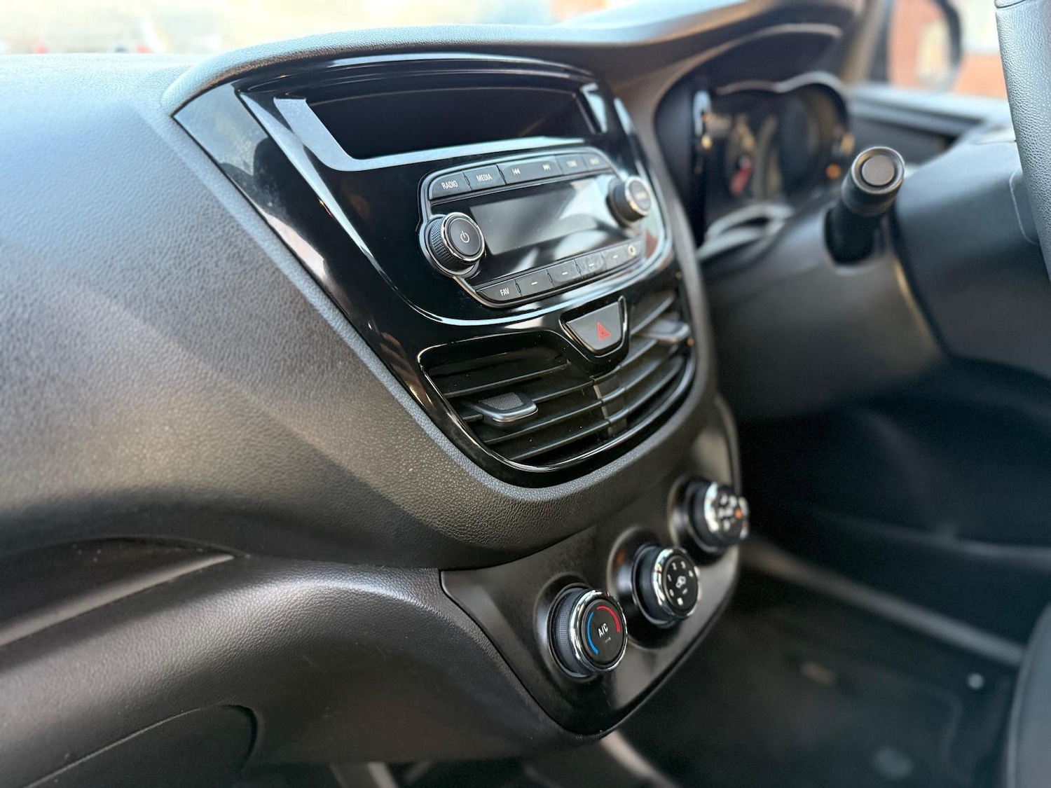 Used Vauxhall Viva 2016 for sale - 76657888: Photo 54