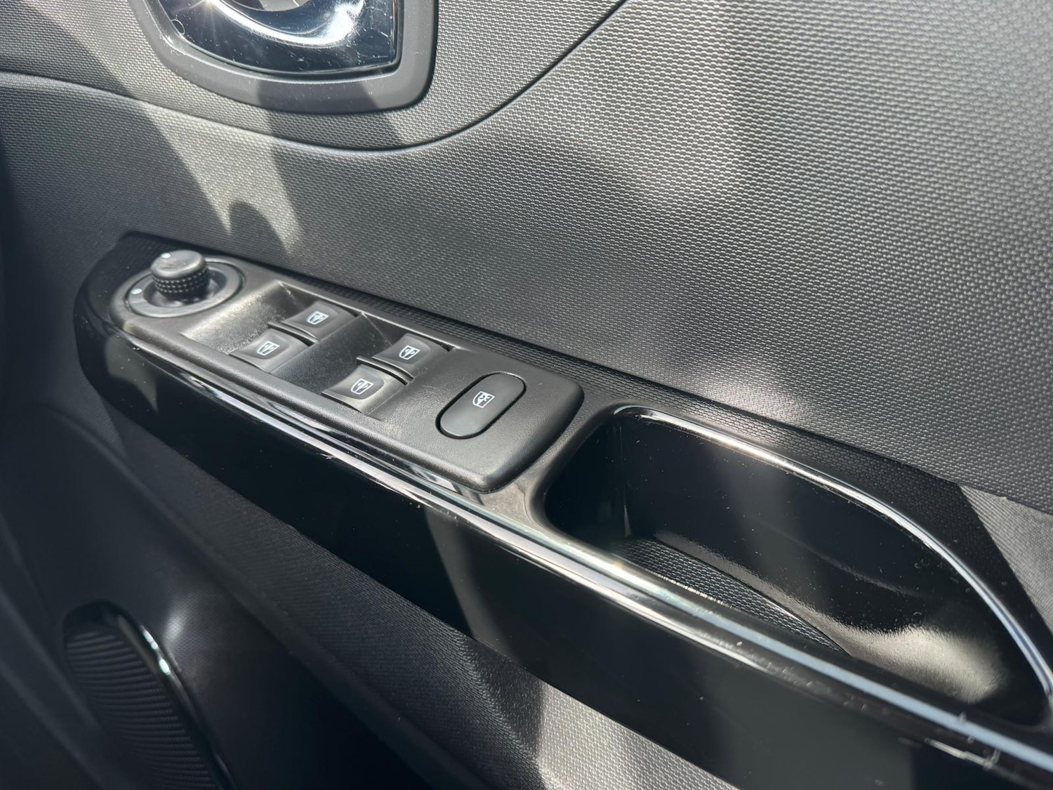 Used Renault Captur 2014 for sale - 77993108: Photo 14