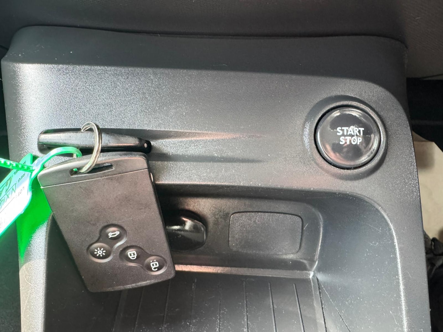 Used Renault Captur 2014 for sale - 77993108: Photo 20