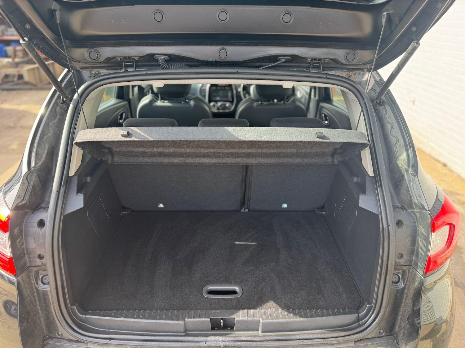 Used Renault Captur 2014 for sale - 77993108: Photo 31