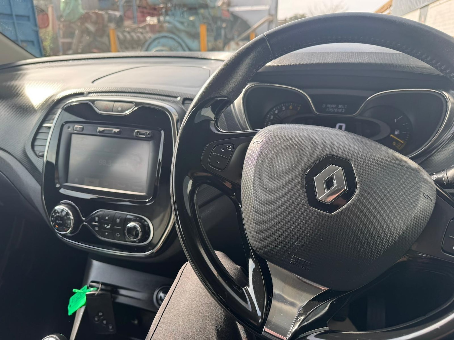 Used Renault Captur 2014 for sale - 77993108: Photo 32