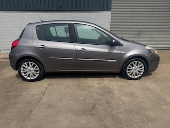 Used Renault Clio 2010 for sale - 78751737: Photo