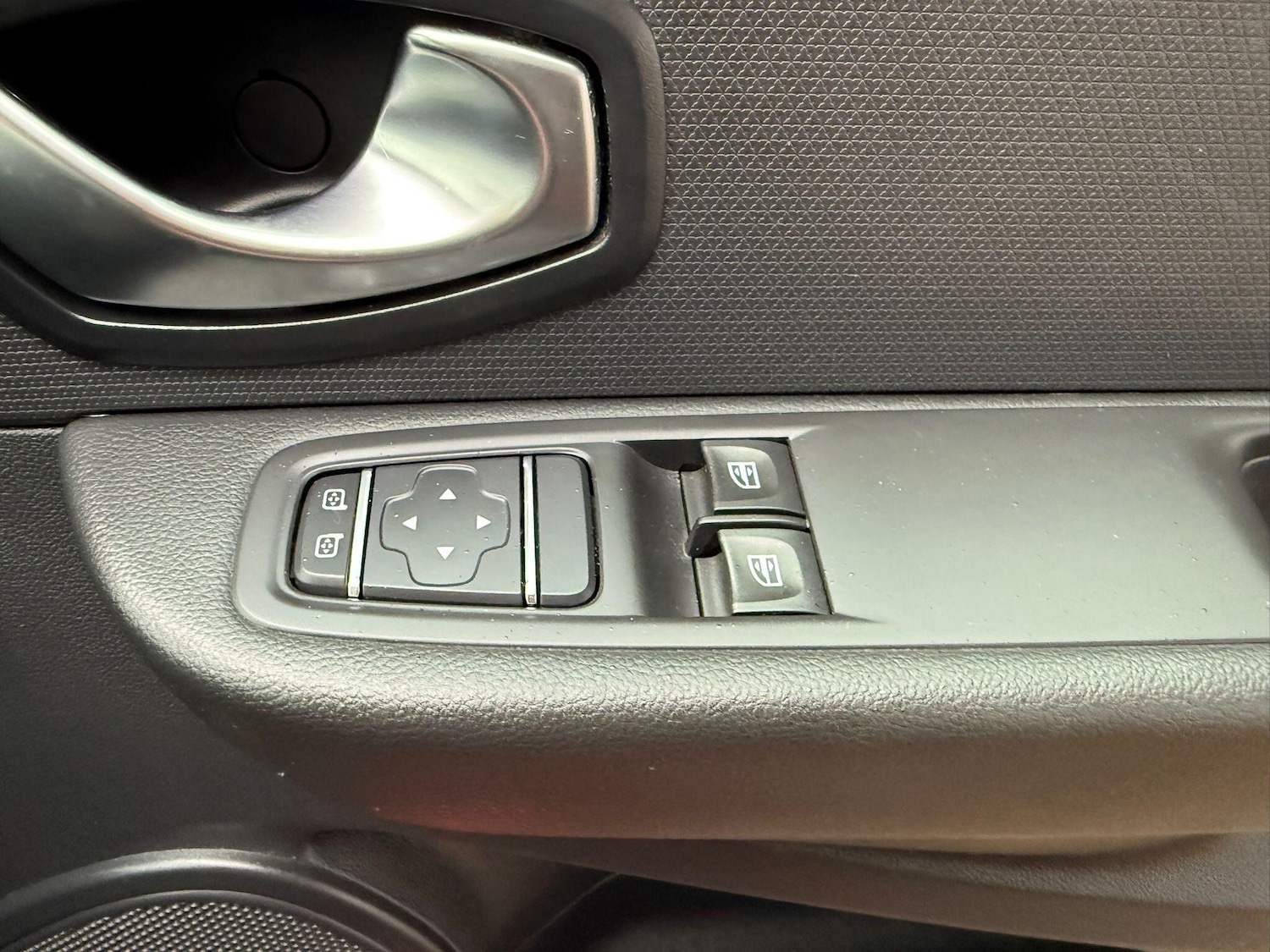 Used Renault Clio 2017 for sale - 77040997: Photo 19