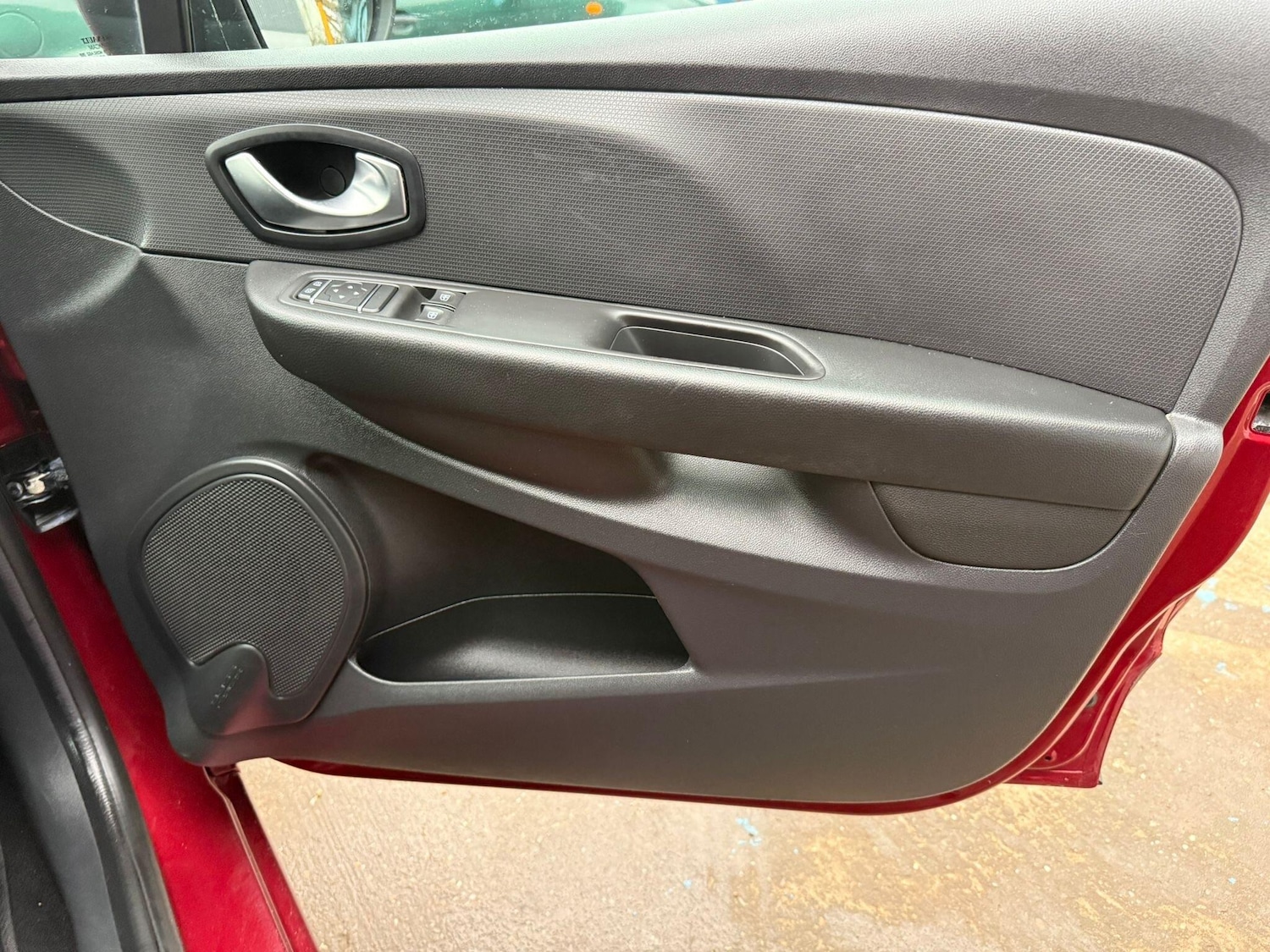 Used Renault Clio 2017 for sale - 77040997: Photo 24