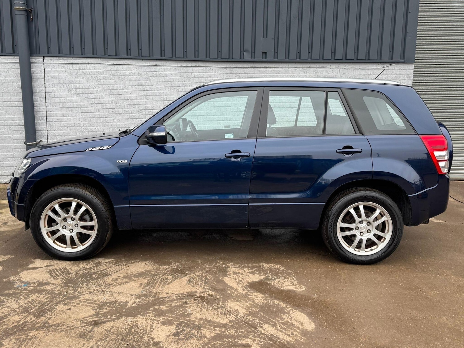 Used Suzuki Grand Vitara 2011 for sale - 77376124: Photo 5